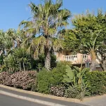 All Surfers Dream Villa - Ocean Is So Close!