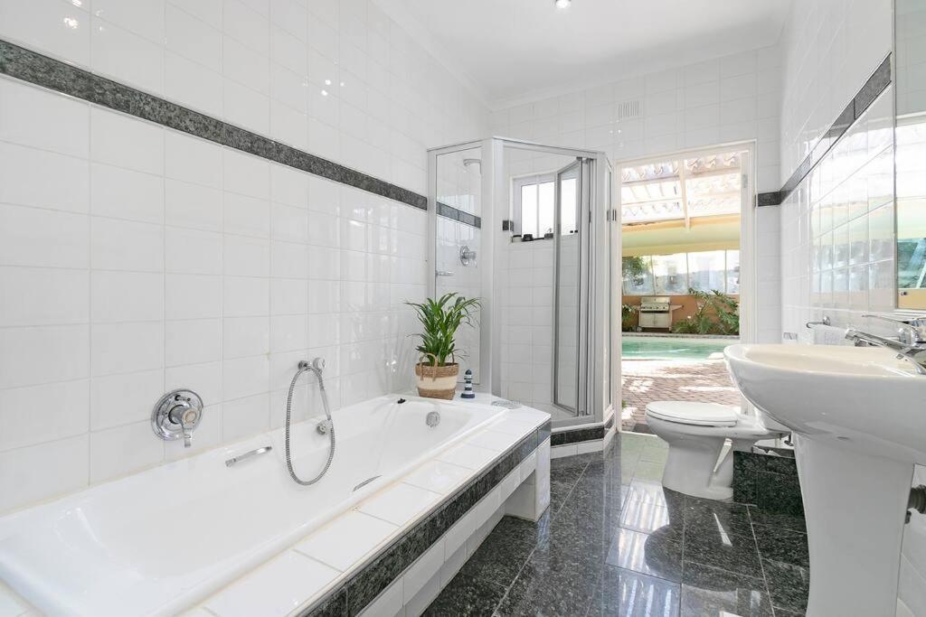 Villa Surfers Dream - Ocean Is So Close!