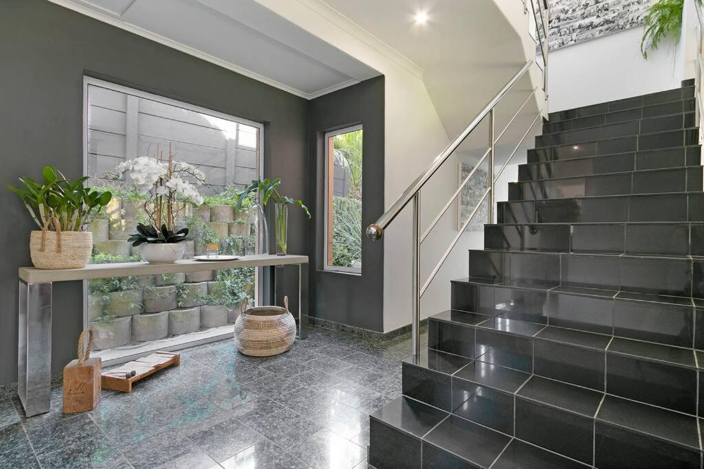 Surfers Dream - Ocean Is So Close! Villa *